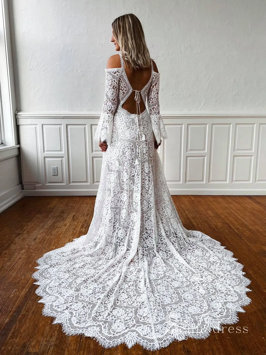 A-line Straps Boho V neck Lace Wedding Dresses Long Sleeve Wedding CBD485