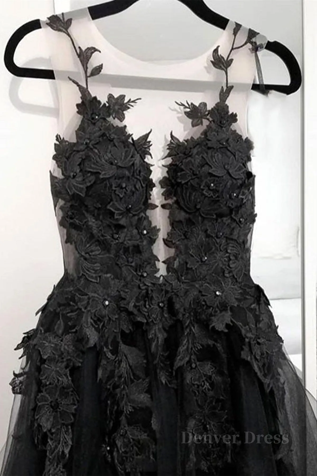 V Neck Open Back Black Tulle Lace Floral Long Prom Dresses Black Lace Formal Evening Dresses with Appliques